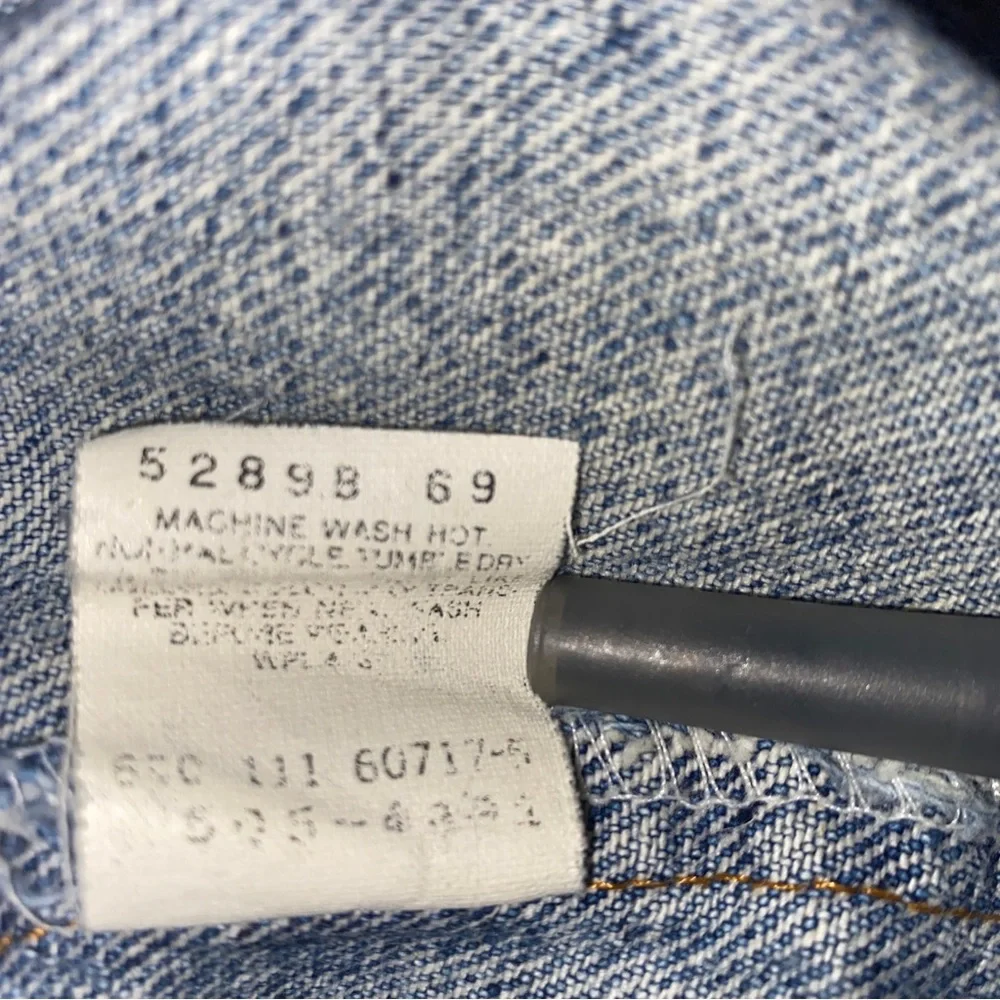 Vintage Levis 505 Made in USA Light Wash Denim Jeans 32
